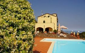 Casa Vacanze Santi