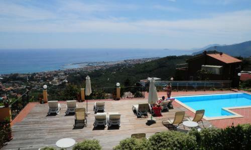 Casa Vacanze Santi Pietra Ligure Exterior foto